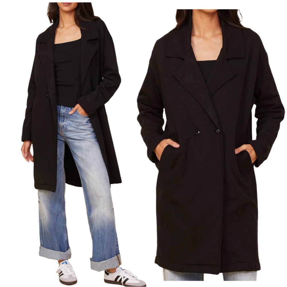 Monrow NWT Black Seamed Fleece Coat